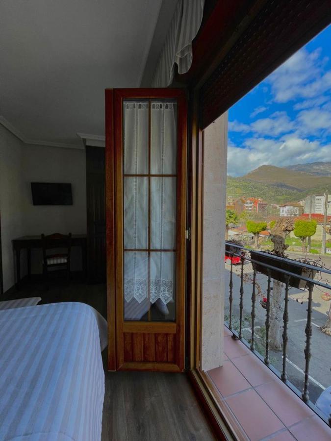 Hotel Rural El Torrejon Arenas De Cabrales Esterno foto